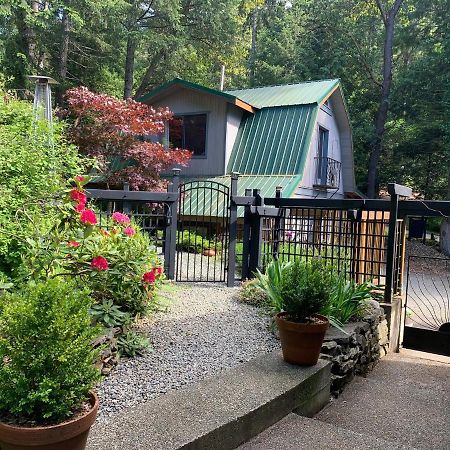 Salt Spring Carriage House B&B Ganges Buitenkant foto