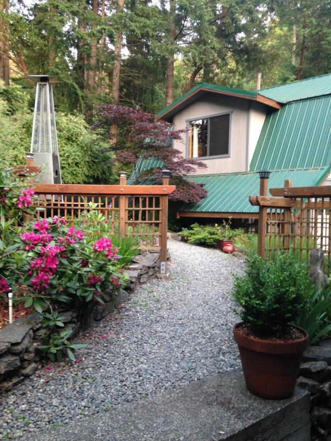 Salt Spring Carriage House B&B Ganges Buitenkant foto