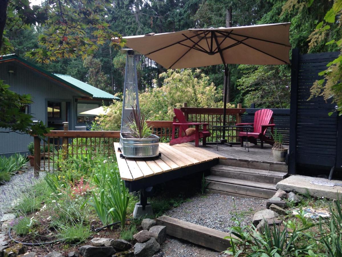 Salt Spring Carriage House B&B Ganges Buitenkant foto