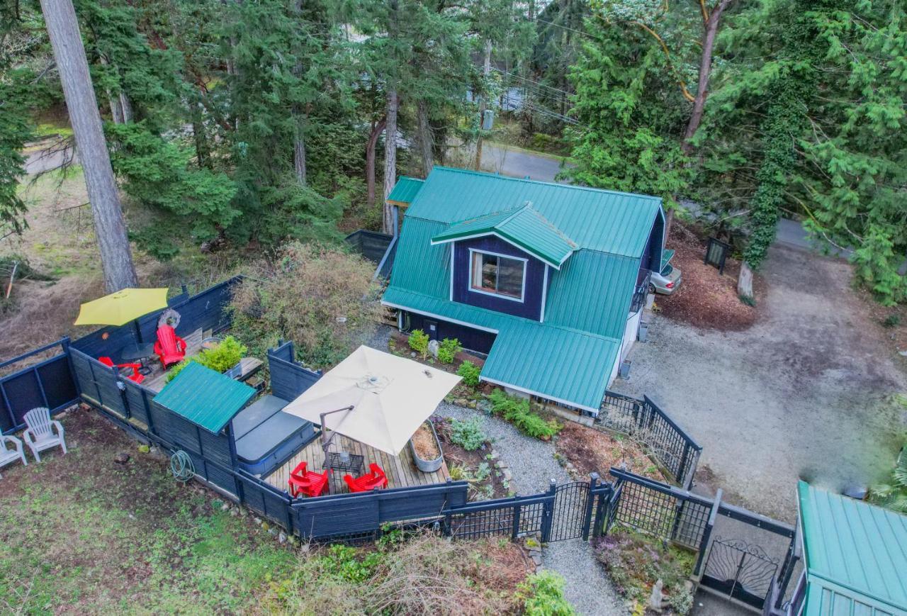 Salt Spring Carriage House B&B Ganges Buitenkant foto