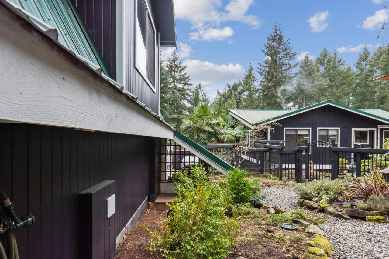 Salt Spring Carriage House B&B Ganges Buitenkant foto