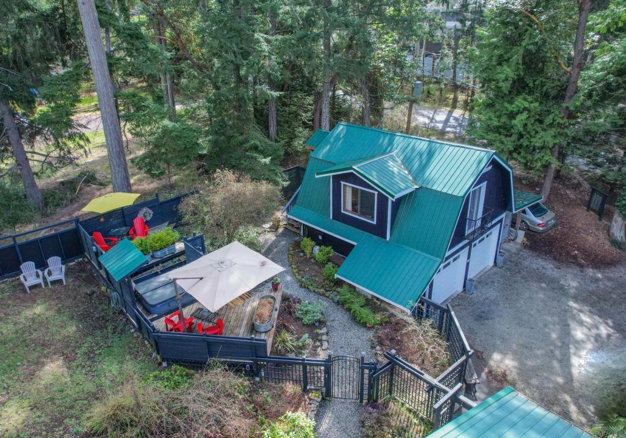 Salt Spring Carriage House B&B Ganges Buitenkant foto