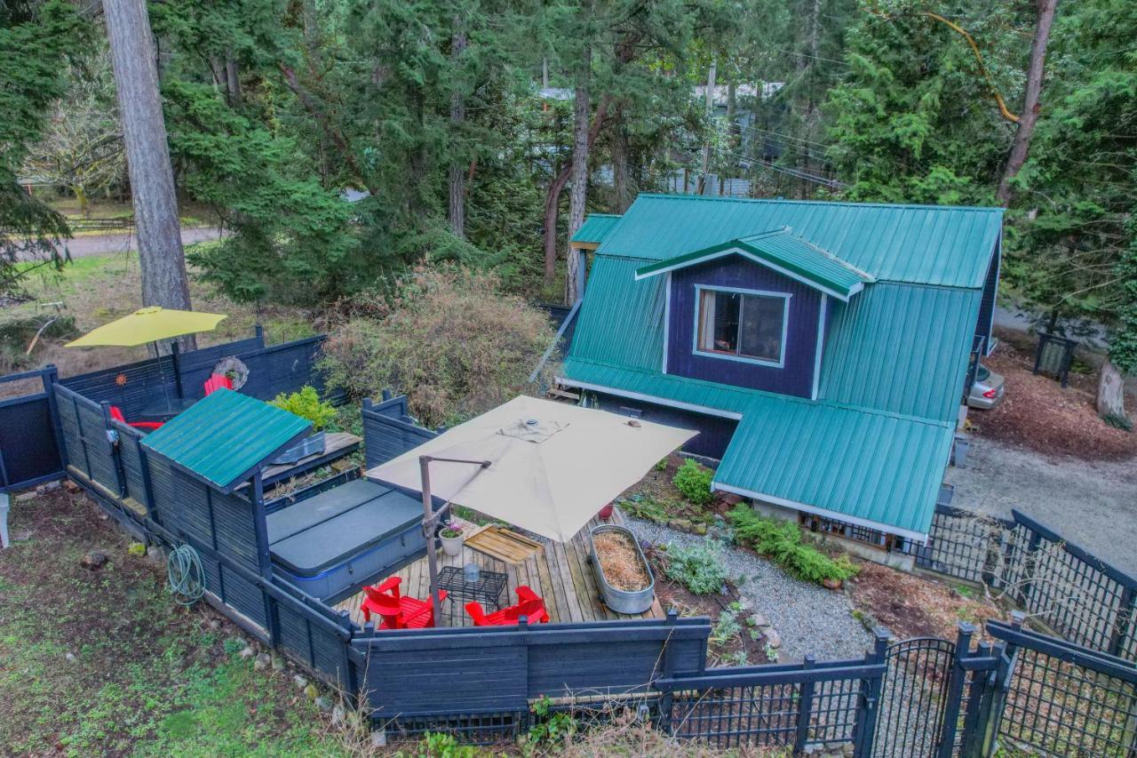 Salt Spring Carriage House B&B Ganges Buitenkant foto